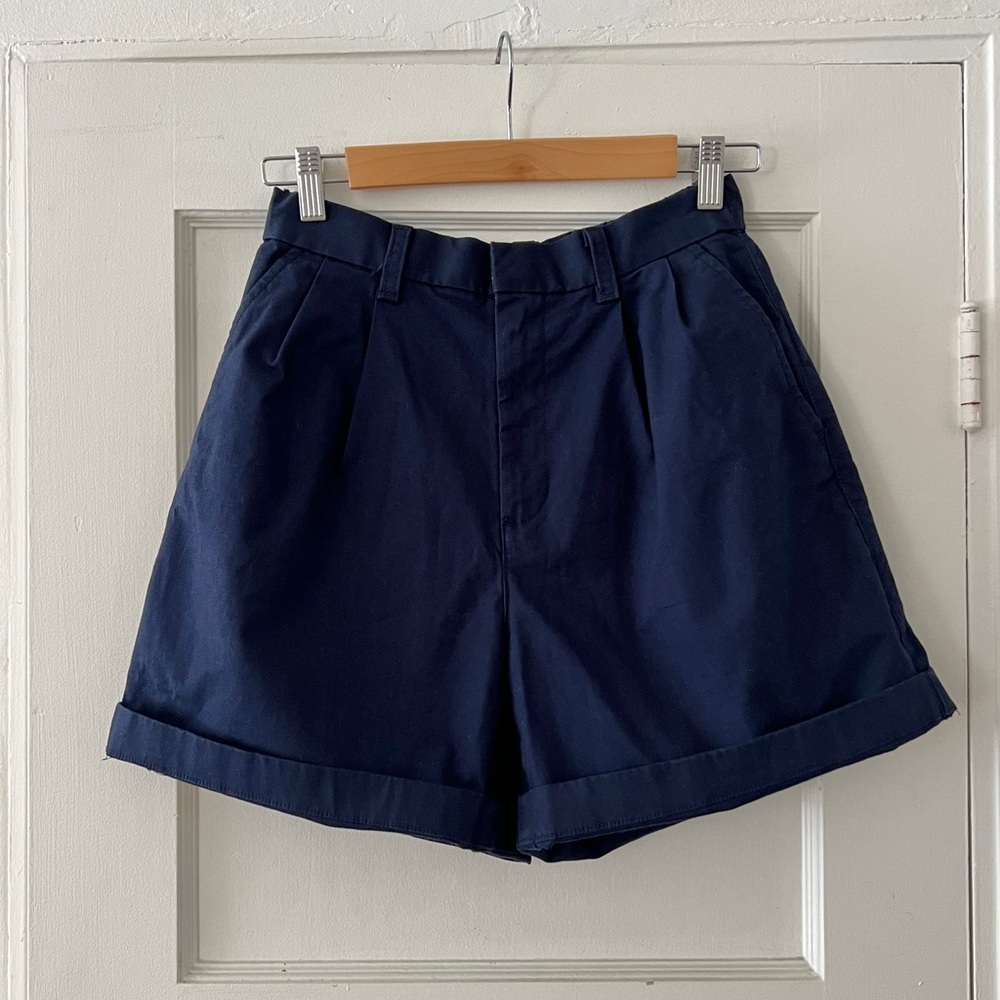 NWOT GAP women’s navy dark blue chino khaki shorts mid high rise cotton 02